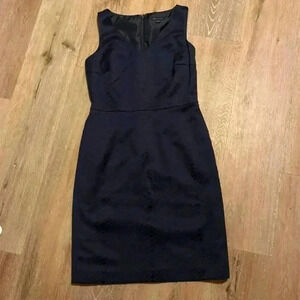 Tommy Hilfiger women's size 2 blue snake skin pattern vneck dress